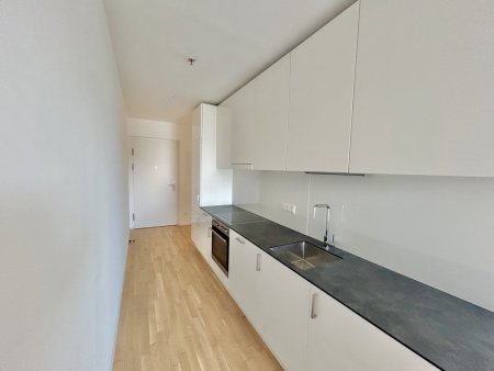 THE METROPOLITAN - Studio Apartment on the 17th floor (unfurnished)