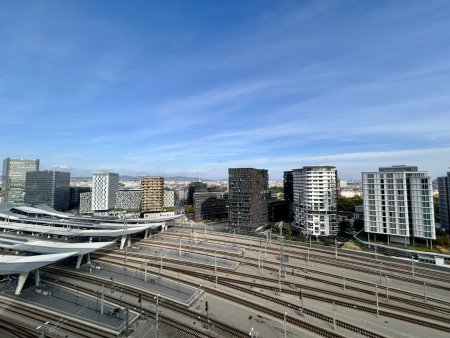 THE METROPOLITAN - Studio Apartment on the 17th floor (unfurnished)