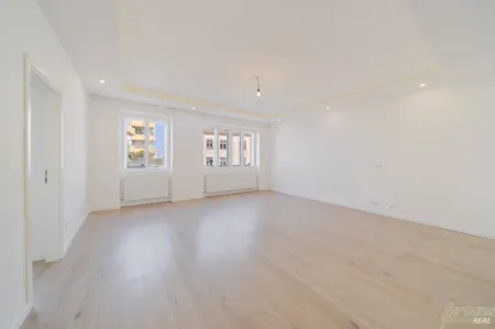 Erstbezug nach Sanierung mit Süd-Balkon **Innenstadt Krems**