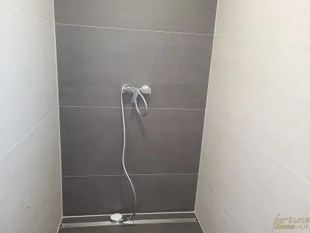 Dusche E.G.