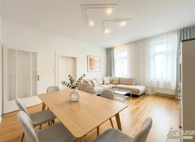 Viel Platz, viele Möglichkeiten - große Altbauwohnung in 1210 Wien mit 2 Bädern und flexibler Raumaufteilung - Titelbild