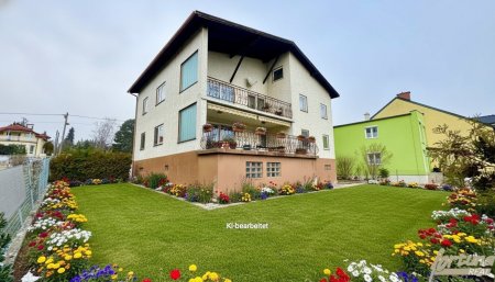 !Viel Platz, viele Möglichkeiten – 248 m² Zweifamilienhaus!