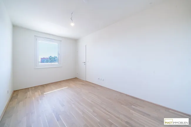 2-Zimmer Wohnung mit 12 qm Balkon! - Bild