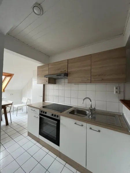 Nähe Dietrichsteinplatz: Schöne 4-Zimmerwohnung im DG