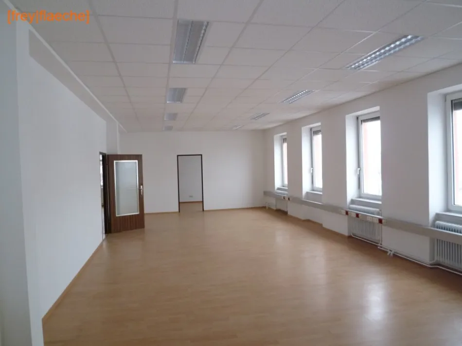 138 m² Büro nahe Liesinger Platz - Titelbild
