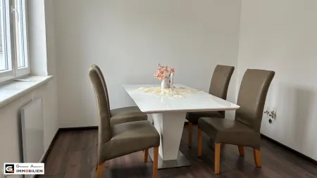 Haus mit zahlreichen Nutzungsmöglichkeiten - Wohnen, Arbeiten, als zwei Appartements vermieten u.v.m.