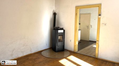 Uraltes noch in seiner Ursprünglichkeit erhaltenes Bauernhaus mit viel Potential zum Minipreis