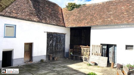 Uraltes noch in seiner Ursprünglichkeit erhaltenes Bauernhaus mit viel Potential zum Minipreis