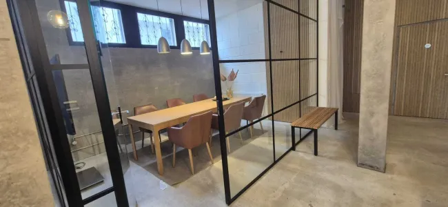 Praktischer Coworking Space um € 250,- monatlich. Flexibel durchstarten in Dornbirn Zentrum - Bild