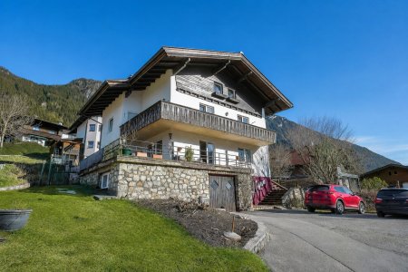 TRAUMHAFTER SEEBLICK - Mehrfamilienhaus mit Potenzial am Achensee