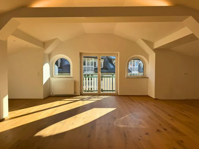 Exklusive Vier-Zimmer-Wohnung mit Terrasse und Balkon | BAD ISCHL - Bild