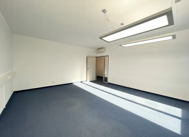 168 m² Büro in Frequenzlage | MAXGLAN-WEST/ AIRPORT - Bild