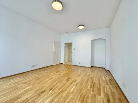 TOP ENERGIEWERTE - PROVISIONSFREIE 3 ZIMMER IN GENERALSANIERTEM GRÜNDERZEITHAUS