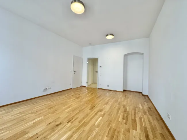 TOP ENERGIEWERTE - PROVISIONSFREIE 3 ZIMMER IN GENERALSANIERTEM GRÜNDERZEITHAUS - Bild