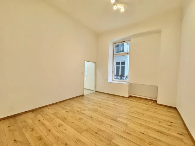 HOFRUHELAGE - GENERALSANIERTER 2-ZIMMER-ALTBAU NAHE U3 - Bild