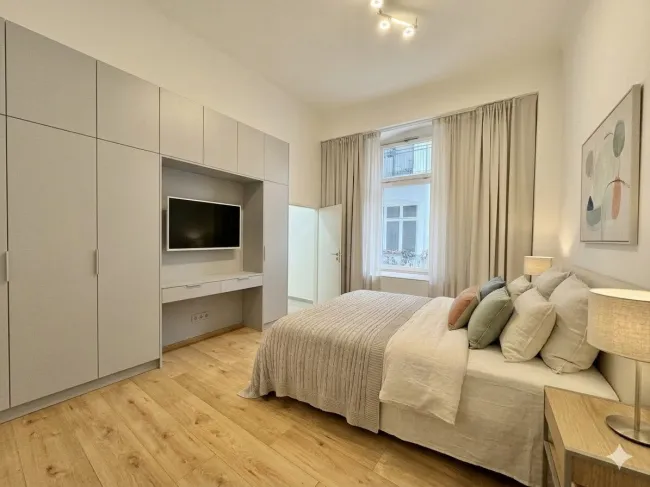 HOFRUHELAGE - GENERALSANIERTER 2-ZIMMER-ALTBAU NAHE U3 - Titelbild