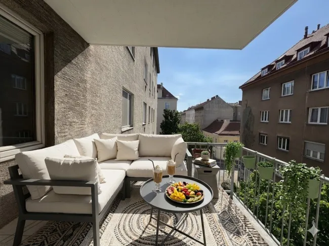 SANIERUNGSBEDÜRFTIGE 3-ZIMMER + BALKON NAHE BRUNNENMARKT UND U6 - Bild