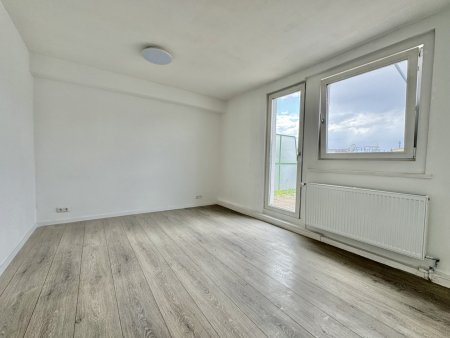 GROSSE TERRASSE - HELLE 1 ZIMMER-DG NAHE MEIDLINGER MARKT + U6