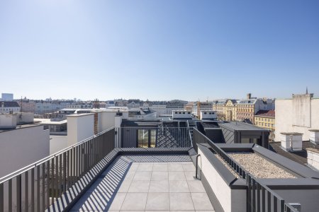 DG-MAISONETTE IN GENERALSANIERTEM STILALTBAU NAHE STADTPARK/ROCHUSMARKT (U4,U3)