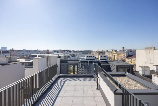 DG-MAISONETTE IN GENERALSANIERTEM STILALTBAU NAHE STADTPARK/ROCHUSMARKT (U4,U3) - Bild