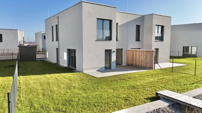 SONNENWEIHER - HOCHWERTIGES DOPPELHAUS AM SEE + GARTEN - Titelbild
