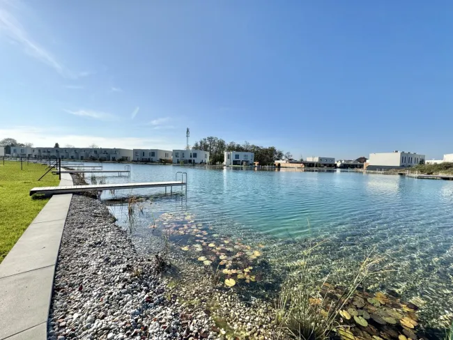 SONNENWEIHER - HOCHWERTIGES DOPPELHAUS AM SEE + GARTEN - Bild