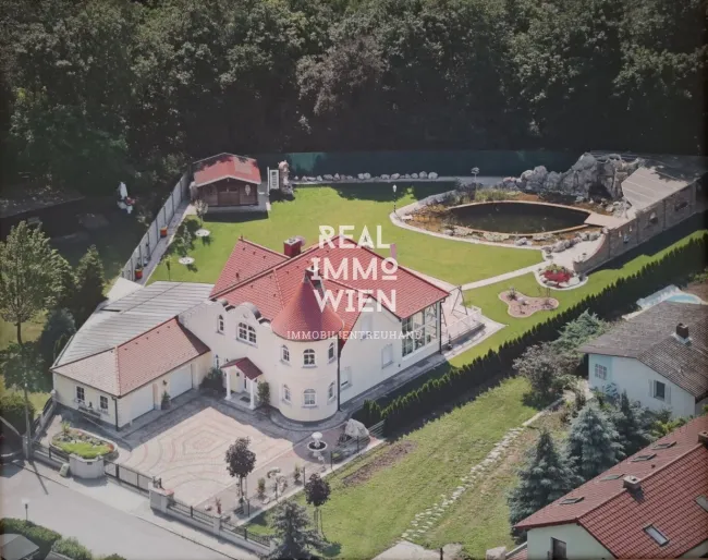 Traumhaftes Grundstück mit exklusiver Villa - 360°- 3D Besichtigung - Titelbild