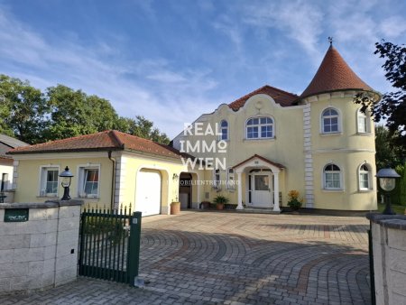 Traumhaftes Grundstück mit exklusiver Villa - 360°- 3D Besichtigung