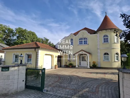 Traumhaftes Grundstück mit exklusiver Villa - 360°- 3D Besichtigung