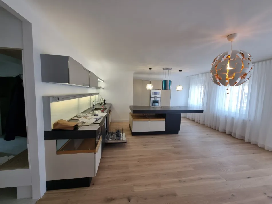 Exklusive 4-Zimmer Designerwohnung mit Balkon & Luxusküche nahe Schönbrunn – Top saniert, vermietet, U4/U6 - Bild