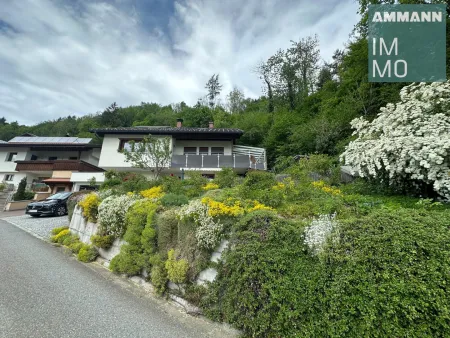 Wohnen mit Aussicht: Haus in sonniger Lage über dem Walgau