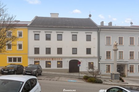 Wohn- & Geschäftshaus am Marktplatz – Gastronomie, 4 Wohnungen & Ausbaupotenzial