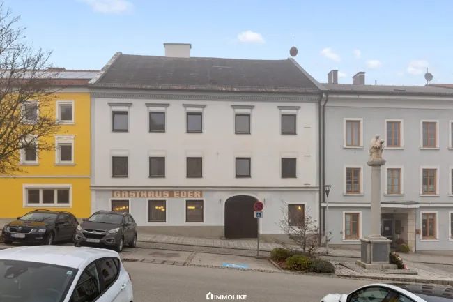 Wohn- & Geschäftshaus am Marktplatz – Gastronomie, 4 Wohnungen & Ausbaupotenzial - Titelbild