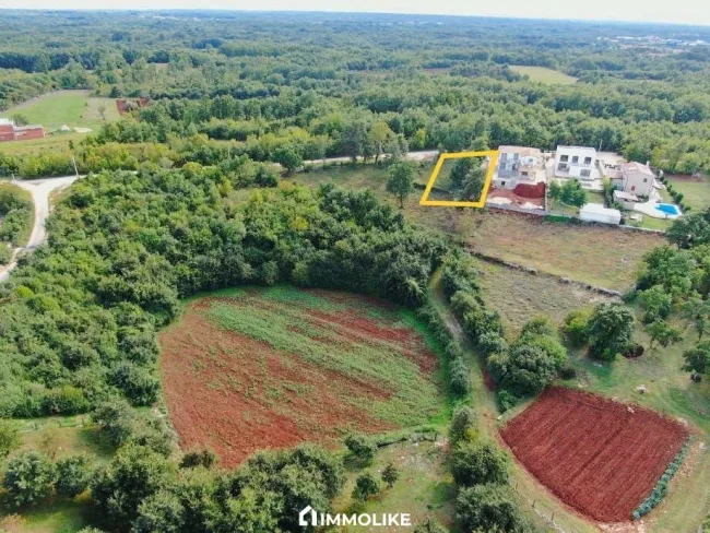 Istrien: Baugrundstück nahe Rovinj & Pula – Traum vom Ferienhaus am Meer oder attraktive Anlage - Bild