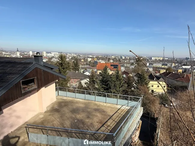 Ein Haus, zwei Wohnungen, fantastische Aussicht – großzugiges ZFH in Thalheim bei Wels. - Bild