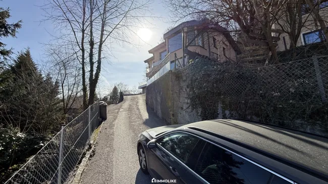 Ein Haus, zwei Wohnungen, fantastische Aussicht – großzugiges ZFH in Thalheim bei Wels. - Bild