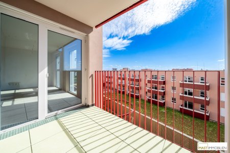 Großzügige 2-Zimmer Wohnung im 4. Stock!