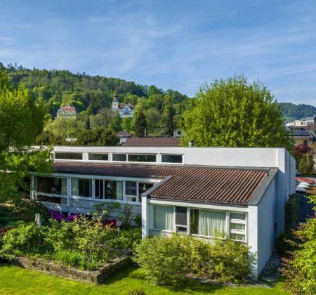 JUWEL von OTTO GLAUS - MÖBLIERTE ARCHITEKTENVILLA im Kanton St. Gallen NÄHE LUSTENAU