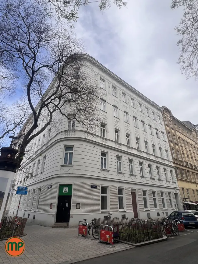 Wohntraum im Altbau: 3 Zimmer mit zusätzlichem Kabinett - Titelbild
