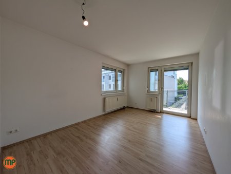 perfekte Raumaufteilung, riesiger Balkon und begehbarer Kleiderschrank sowie eine Garage