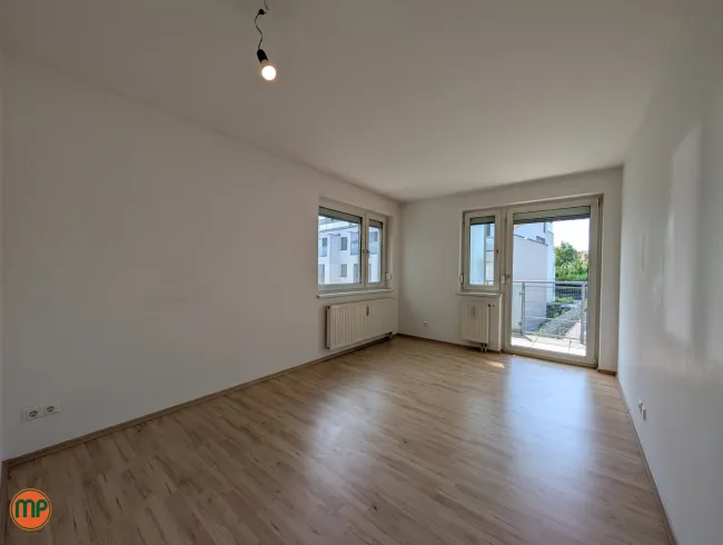 perfekte Raumaufteilung, riesiger Balkon und begehbarer Kleiderschrank sowie eine Garage - Titelbild