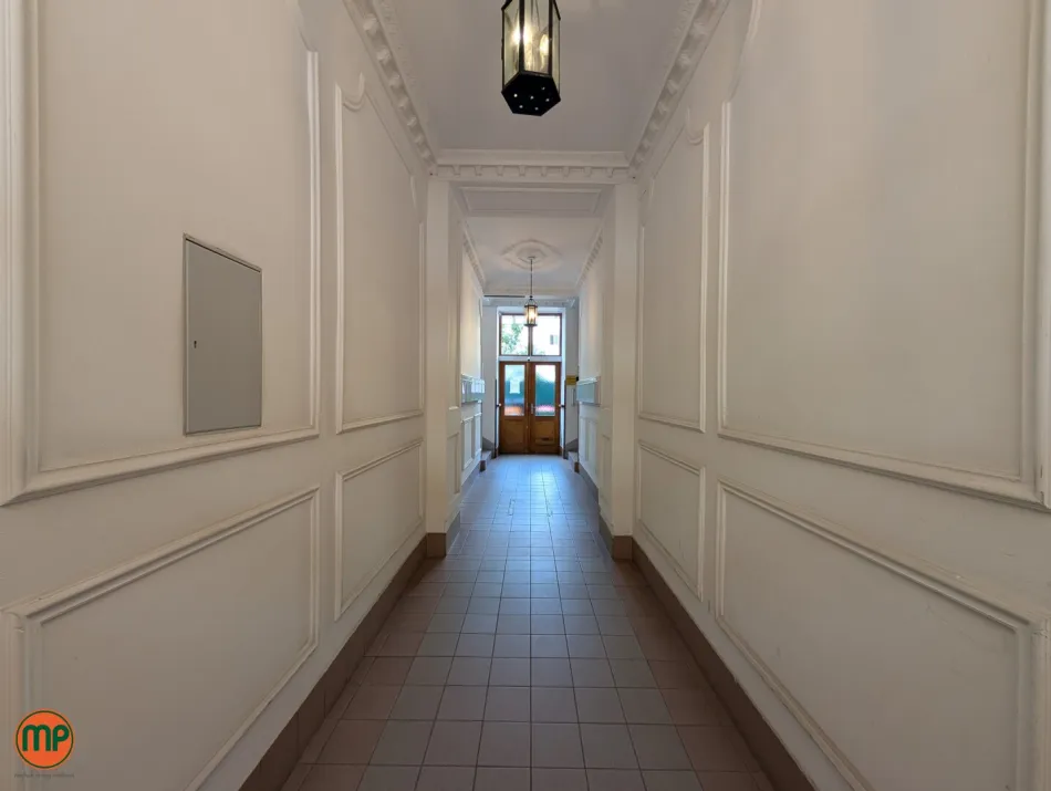 Raum für große Pläne: saniertes Altbaubüro am Puls der U3 - Bild