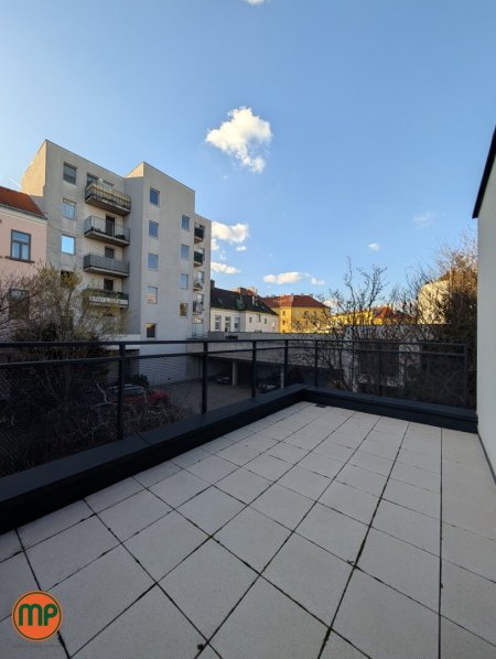 1 Zimmer - 2 Terrassen: Top-Ausstattung