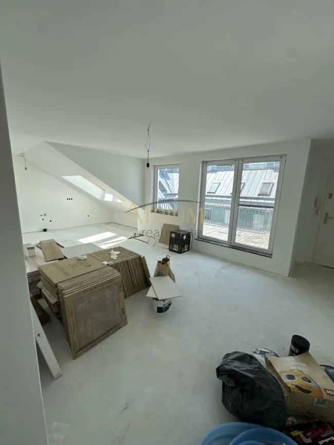 Exklusive Dachgeschosswohnung mit hochwertiger Generalsanierung nahe ( 5 min Spaziergang ) der Alten Donau 1220 Wien - Bild