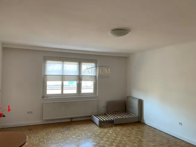 Wohnkomfort mit Lift: Gut geschnittene 2-Zimmer-Wohnung mit separater Küche - Bild
