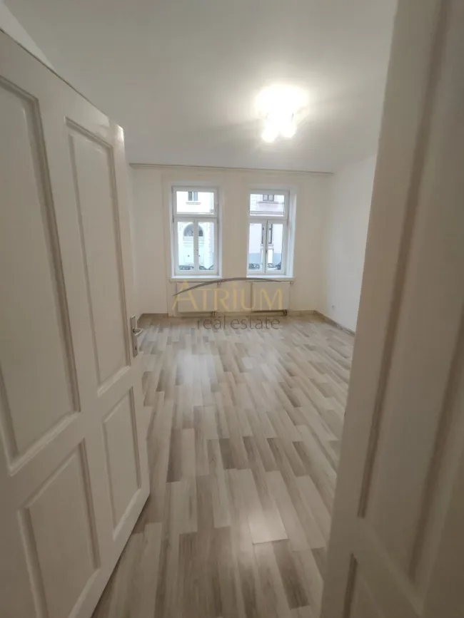 Topsanierte 40m² Wohnung mit Einbauküche in 1140 Wien – Top Preis! - Titelbild