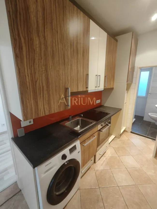Topsanierte 40m² Wohnung mit Einbauküche in 1140 Wien – Top Preis! - Bild