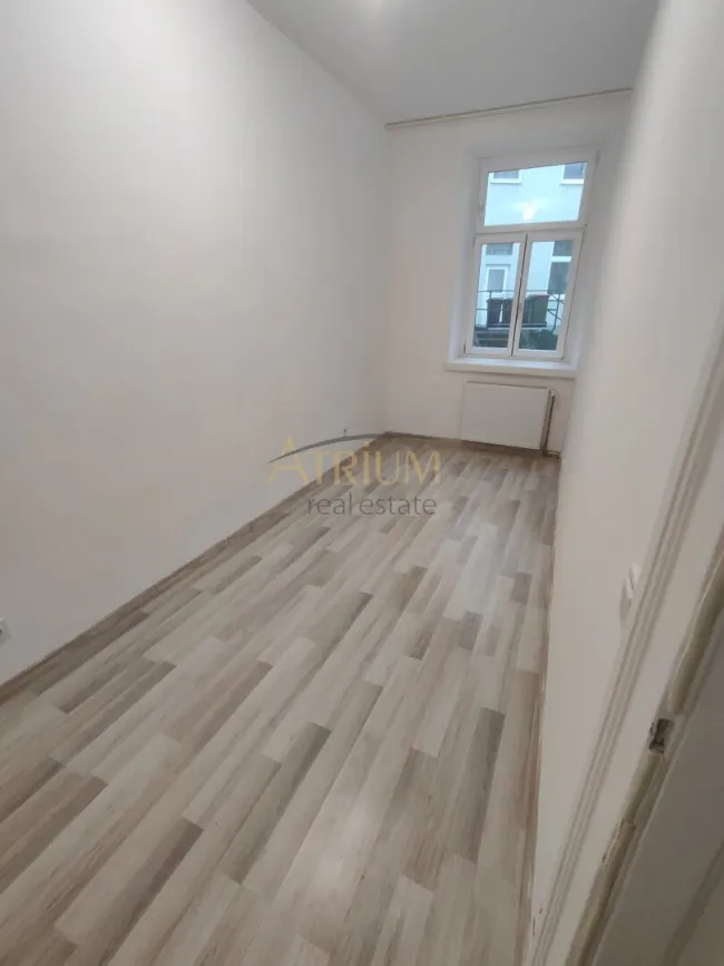 Topsanierte 40m² Wohnung mit Einbauküche in 1140 Wien – Top Preis! - Bild