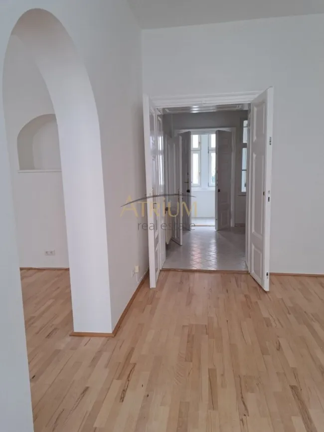 Repräsentative Altbau-Bürofläche mit 5 Räumen im 9. Bezirk - Bild