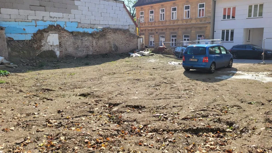 3000m² Grundstück, ( Bebaubare Fäche ca. 300m²) mit Wald und Gartenfläche in Kalksburg - Bild